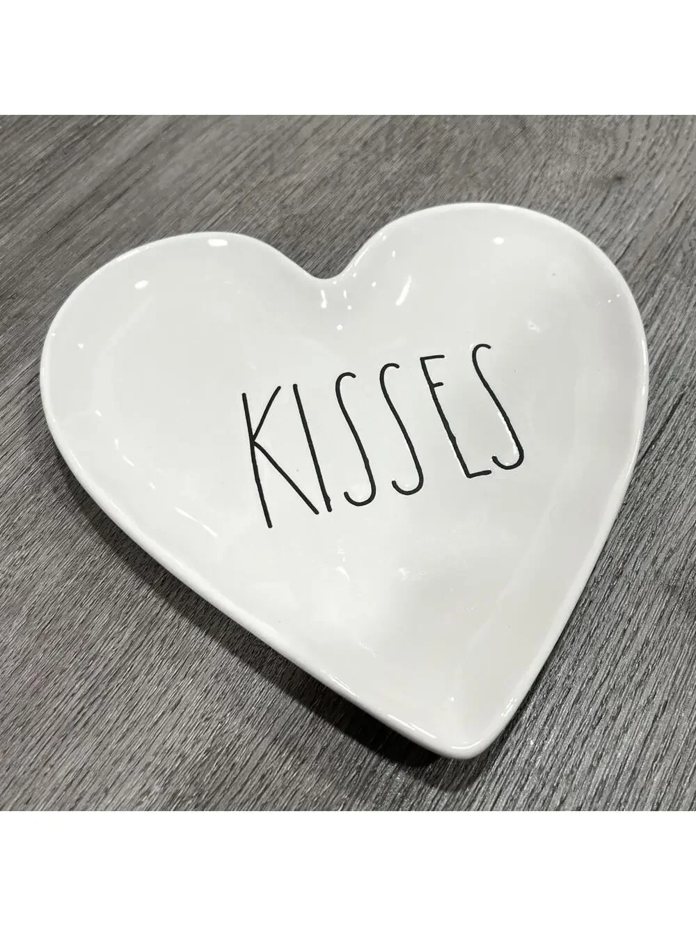 Rae Dunn Heart Shaped Kisses Plate
